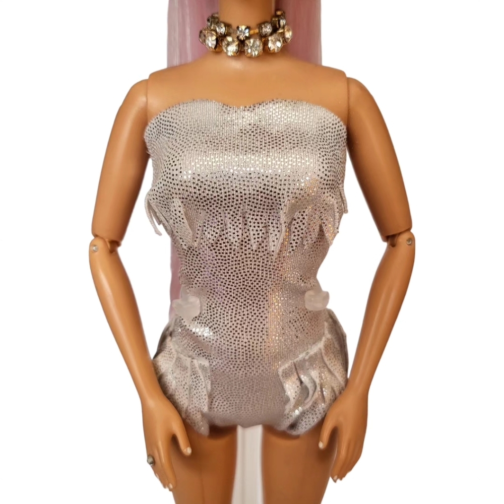 Ariana Grande 7 Rings Doll - Picture 9 of 10